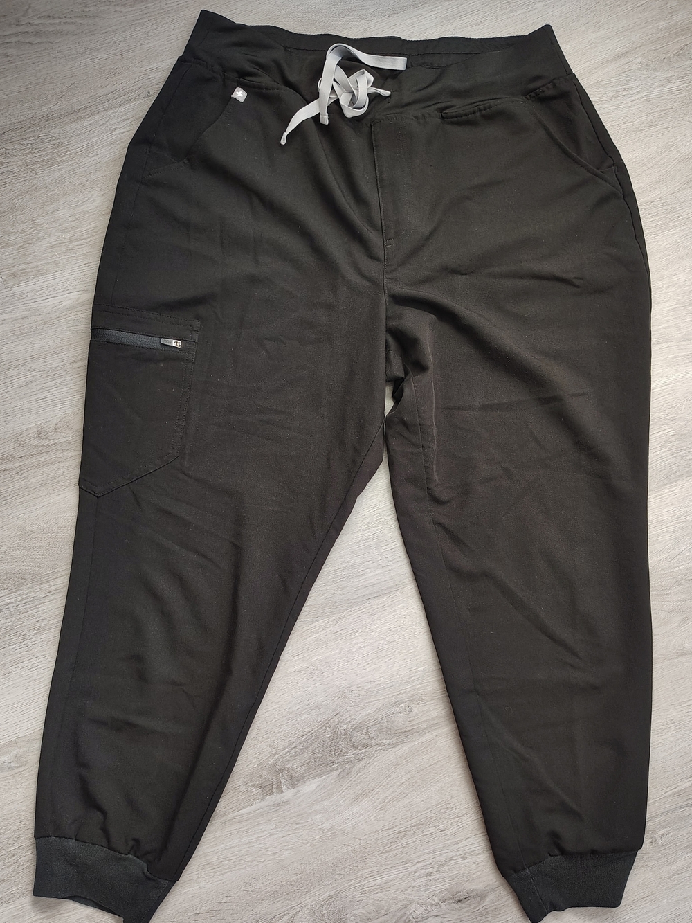 Figs Women's Black Jogger Scrub Pants with Grey Drawstring. Size XL/P